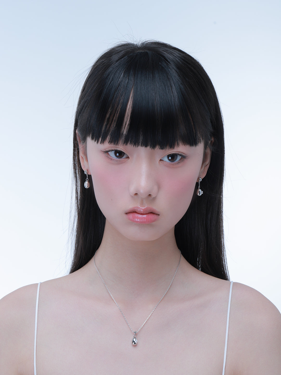 Shimmering Single Eggy Pendant